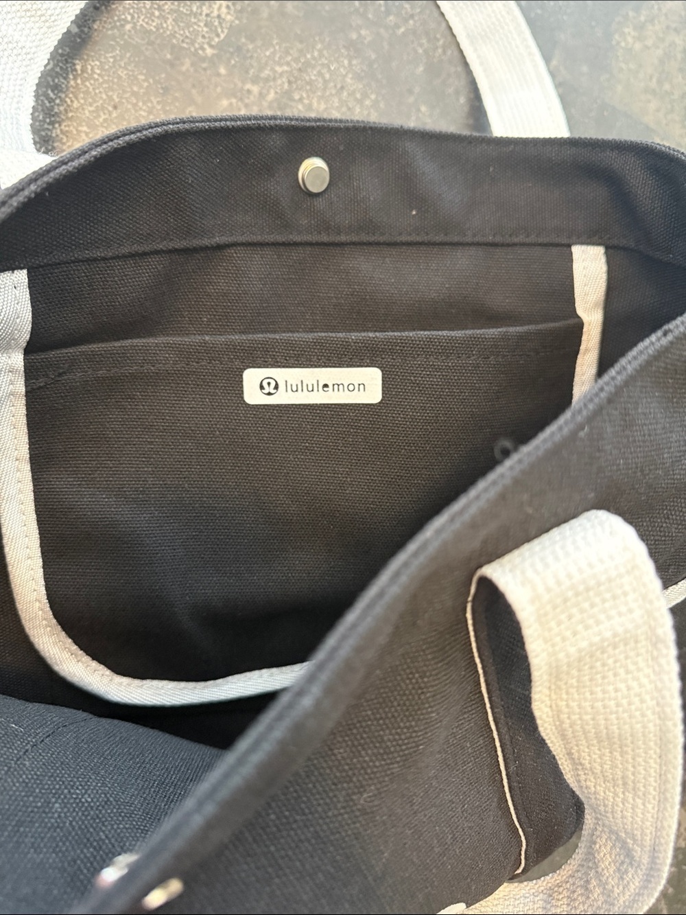 NWOT lululemon athletica Black canvas Tote - Picture 3 of 4
